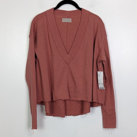 Urban Outfitters Sweaters - Urban Outfitters Mauve V-Neck Cropped Sweater Size XS NWT